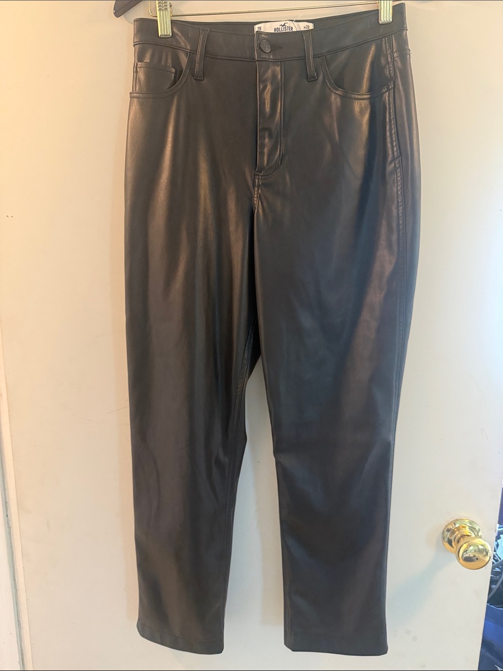 Hollister Juniors Women’s Black Faux Leather Straight-Leg Pants Sz 7r w28 NWOT